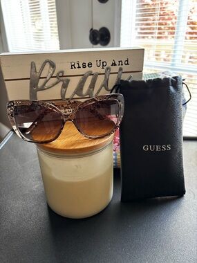 Guess Women's Cat-Eye Sunglasses in Tortoise Brown with Gradient Lenses